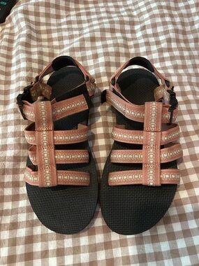 Multi-strap Teva Outdoor Sandals in Dusty Rose